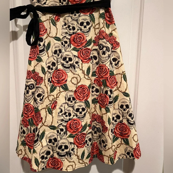 Retro skull and roses strapless dress size small - Picture 8 of 9